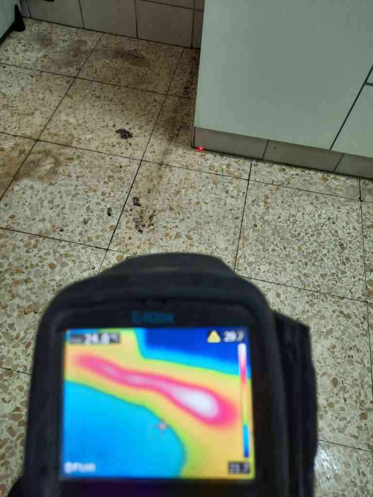 איתור נזילות בבית